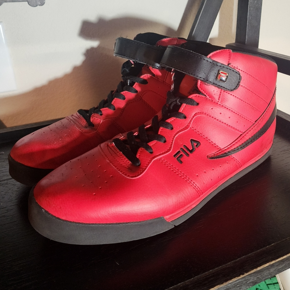 Fila size 16